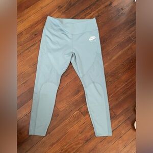 Nike Gray Leggings Elastic Waistband Tapered Design